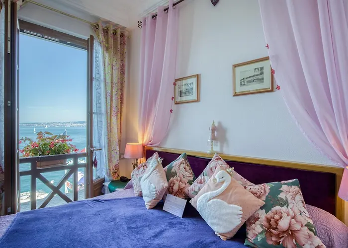 Les Cygnes Hotel
