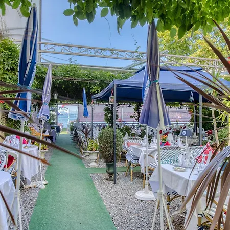 Les Cygnes Hotel Évian-les-Bains