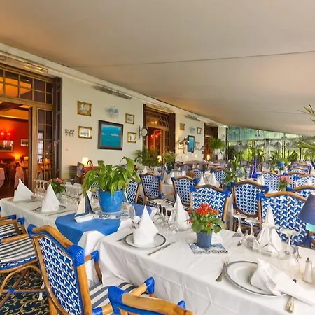 Les Cygnes Hotel
