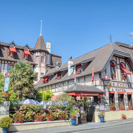 Les Cygnes Hotel 3*